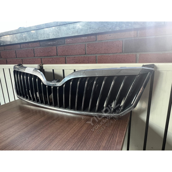 Skoda Süper B 3T0853668B Çıkma Ön Panjur 2013-2015